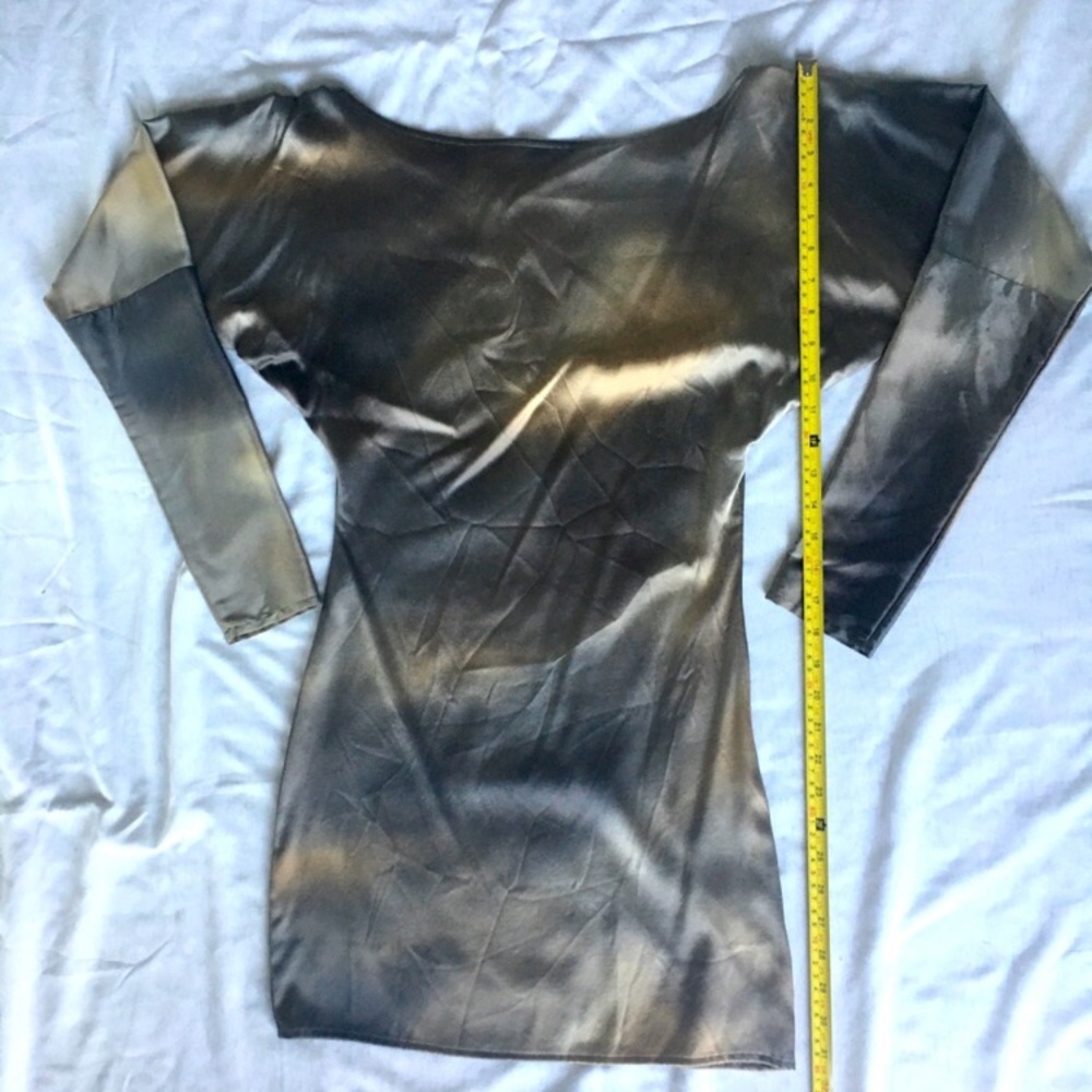 EUC Gorgeous Y2k Guess silk metal colors metallic boat neck minidress.